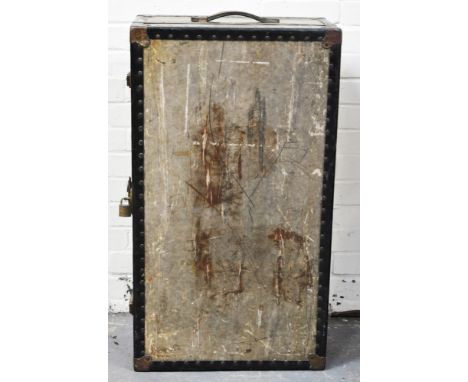 Old vintage trunk, width 93cm.