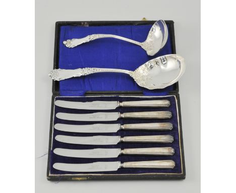 American sterling silver serving spoon and a matching ladle, together with six tea knives with silver handles, latter cased.