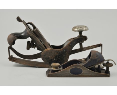 Collection of carpenters tools, including wooden moulding planes etc.(1 Box)