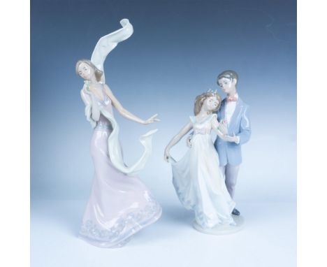 This pair of porcelain figurines includes: Wind of Peach (item #01006251), designed by Joan Coderch. This glossy figurine dep