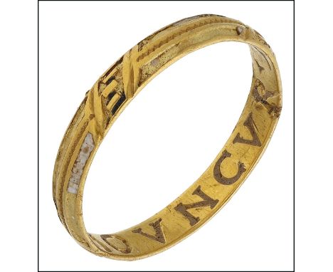 A gold posy ring, late 16th - early 17th century, inscribed to the inside in capitals “MOUNCUR A VOUS” (“My heart to you”), d