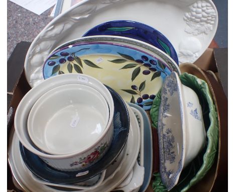 A QUANTITY OF SERVING DISHES AND BOWLSto include Portmeirion, Denby and others