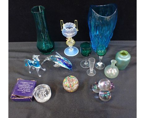A COLLECTION OF GLASSSWAREincluding a Venetian style goblet, art glass, a Loetz type lustre vase etc