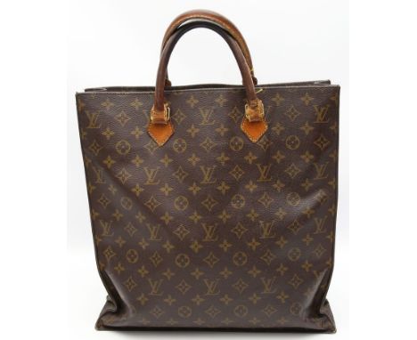 Vintage Tote Bag, Louis Vuitton. Monogram Canvas, messingfarbene Hardware, gem. "LOUIS VUITTON". Braune Beschläge aus Rindsle