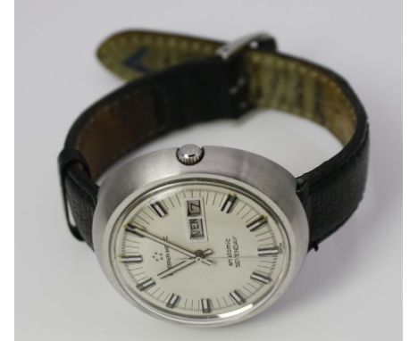 Armbanduhr "ETERNA-MATIC". Modell "Anatomic Sevenday". Edelstahlgehäuse. Weißes Zifferblatt, aufgelegte Strichindizes, Wochen