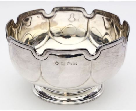 Moderne Fußschale, Asprey. 925/000 Sterlingsilber, 340 g. Runde, reliefierte Wandung. Kratzer. Mz. Asprey & Co. (reg. 1899), 
