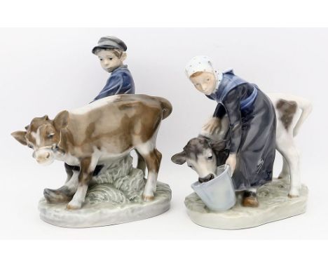 Thomsen, Christian (1860 Kopenhagen 1921). Zwei Skulpturen "Junge mit Kuh" und "Mädchen mit Kuh". Bunte Unterglasurbemalung. 