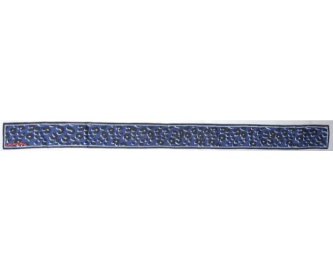 Bandeau Leopard Blue, Louis Vuitton & Stephen Sproude. Dunkelblaue Seide. Leoparden-Print. Neuwertig. Firmensignet "LOUIS VUI