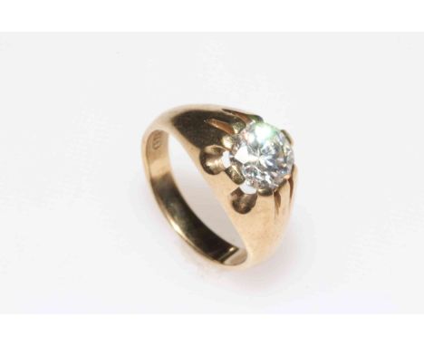 18 carat gold gents ring, size T.