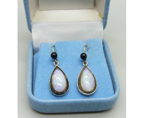 A pair of 9ct gold, opal drop earrings, 5.0g 