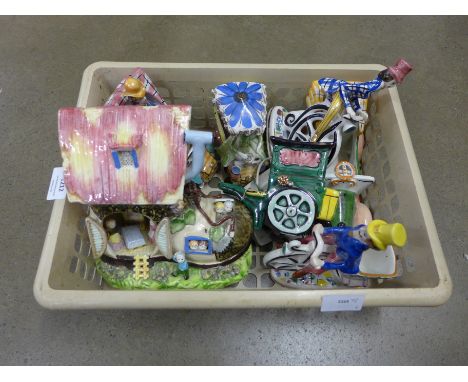 A collection of Italian decorative ceramic items **PLEASE NOTE THIS LOT IS NOT ELIGIBLE FOR POSTING AND PACKING** 