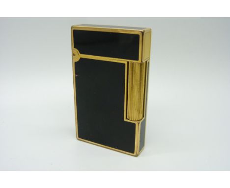A Dupont lighter 