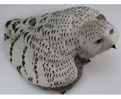 Royal Doulton model of a Snowy Owl and chicks HN2670, modelled by Robert Jefferson, limited edition with no number