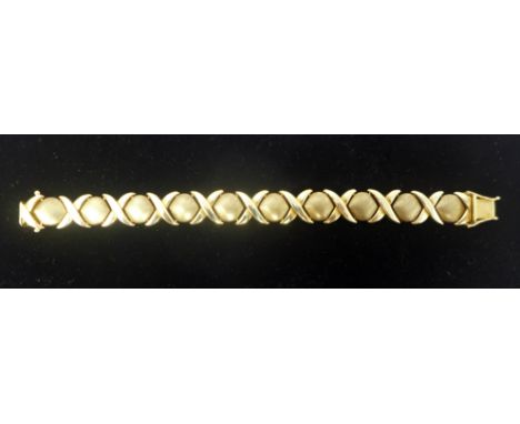 A vintage 9ct yellow gold matte and shiny gold, cross and ball-design, linked bracelet, 16.3g, L: 18.5cm 
