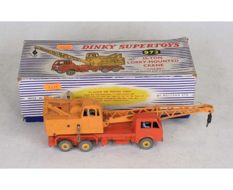 A Dinky Toys 20 ton lorry mounted crane diecast model, No.972, boxed, 23cm