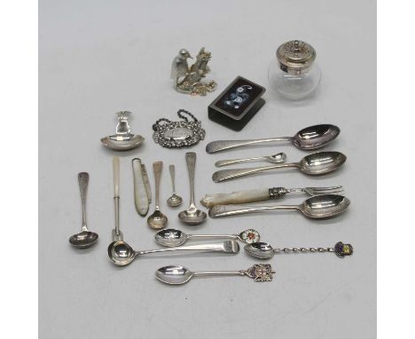 An Elizabeth II silver caddy spoon, having pierced handle and shaped bowl, Sheffield 1959; together with a silver decanter la