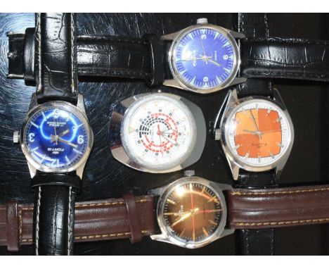 Assorted gents steel cased wrist watches by Fortis, to include manual wind example with signed blue dial, all being steel cas