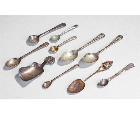 Mixed spoons, to include a caddy spoon, silver salt spoon, etc, some silver