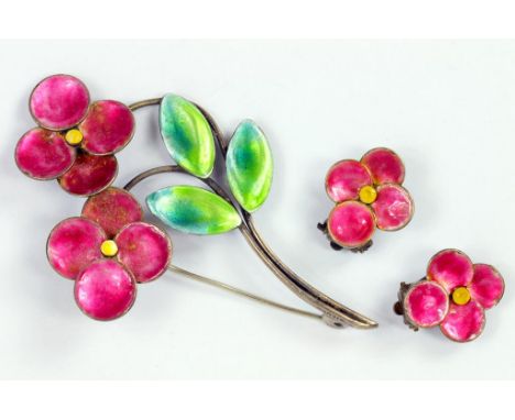 A SILVER AND ENAMEL SPRAY BROOCH AND PAIR OF MATCHING EAR CLIPS, CIRCA MID 20TH CENTURY