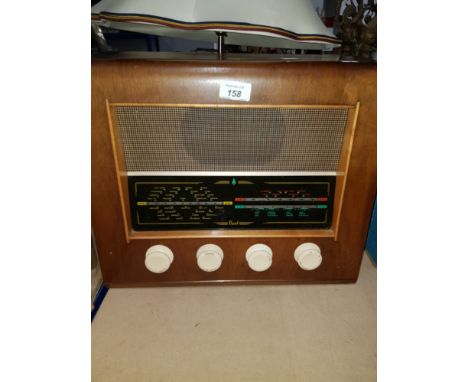 A VINTAGE BUSH RADIO