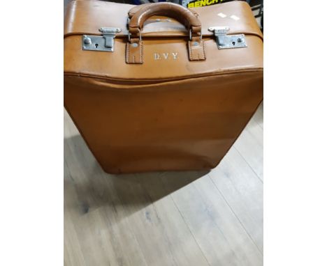 DVY VINTAGE SUITCASE