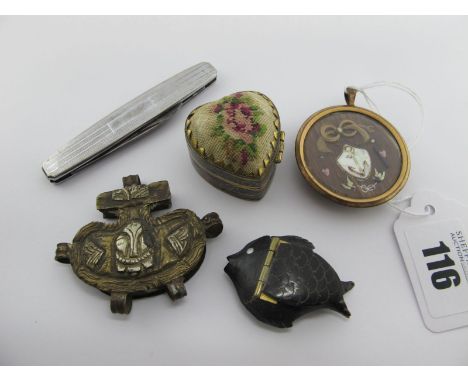 A XIX Century Hairwork Circular Locket Pendant, glazed front and verso, encasing hairwork bow above mother of pearl panel det