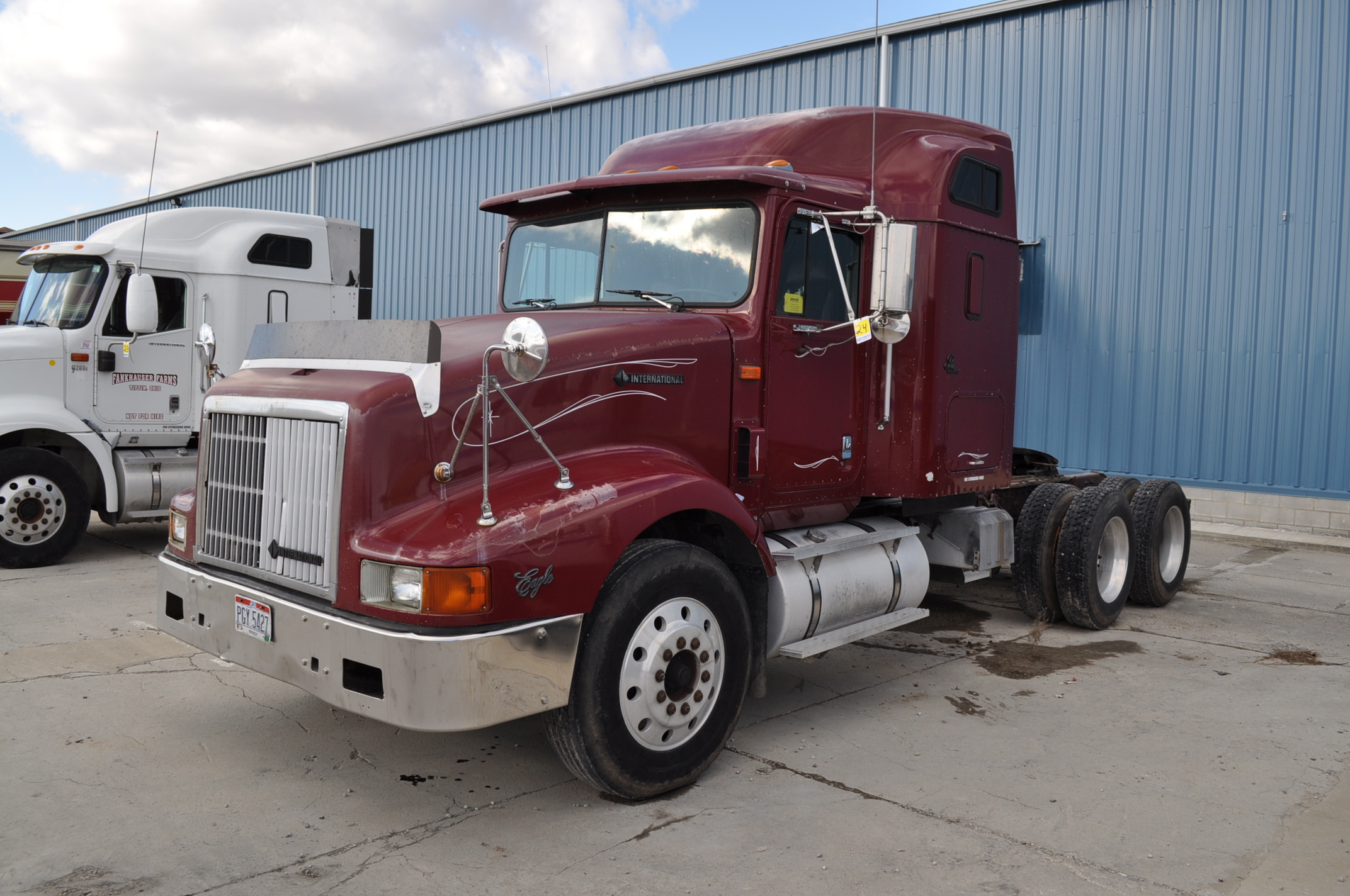 1996 International 9400 Eagle semi truck, sleeper, 903,749 miles ...