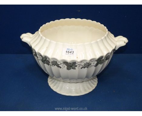 A Copeland Spode 'Frascati', no. S3355 tureen with black grape pattern, 8'' tall x 14'' wide.