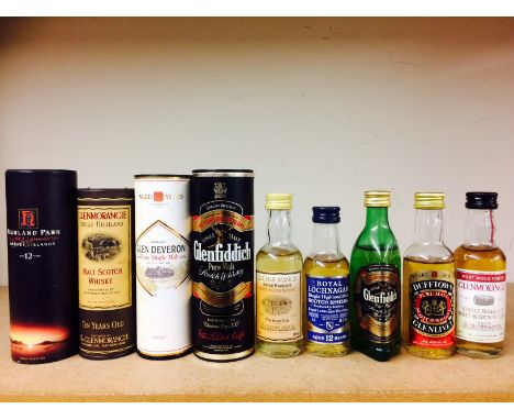 TWENTY-TWO SCOTCH MALT WHISKY MINIATURES
To include: Highland Park aged 12 years (40%), Glenordie 12 years old (40%), Glenmor