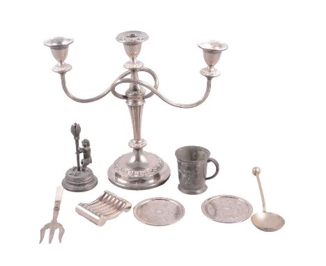 Canteen of Roberts &amp; Belk silver plated cutlery, Old English Bright Cut pattern, eight place settings; and other plated w