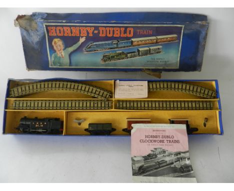 A boxed (00 scale) Hornby Dublo clockwork train set circa 1938, Set No D102, DG7 Tank Good Set in NE livery, comprising tank 