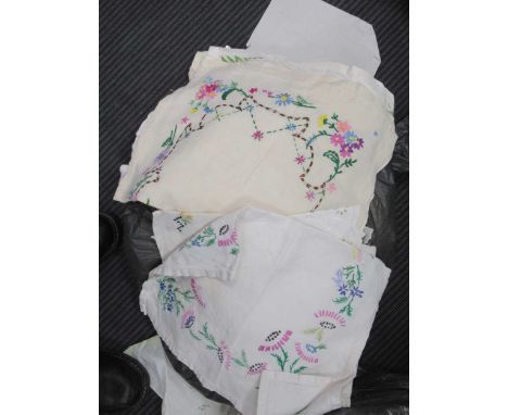 A quantity of fabric and textiles to include a patchwork bed spread, linen etc (qty)