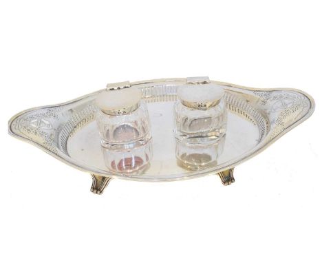 An Edward VII silver inkwell, Hawksworth, Eyre &amp; Co Ltd., Sheffield, 1903, gross weight of tray 7.17ozt.