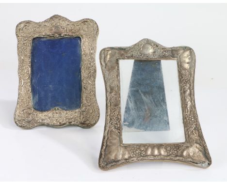 Edward VII silver picture frame, Chester 1904, makers mark rubbed, with embossed scroll decoration and easel back, 14.5cm wid