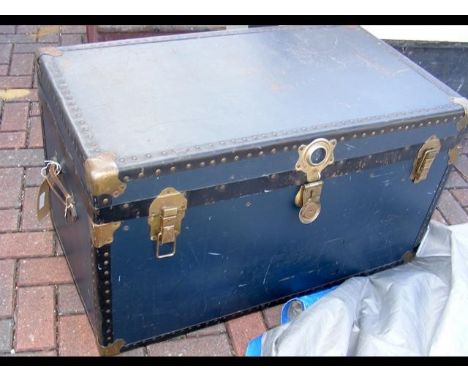 A vintage travelling trunk 