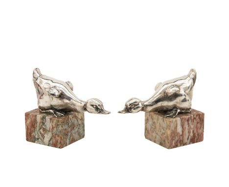 Silver-plated bronze on marble base, signed Rischmann, depicting a duckling, height 11 cm.