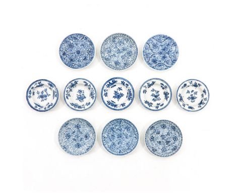 Blue and white decors, Kangxi Period, largest plate is 10 cm. in diameter, chip and hairline.