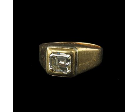 14k gold, set with emerald cut diamond, approx. 4.5 x 5 mm, ring size 17