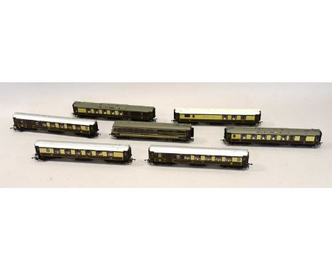 Hornby (China) OO Gauge Pullman Coaches Daffodil Bar Diamond, Geraldine, Observation Car and Car No.27 Third Class (all with 