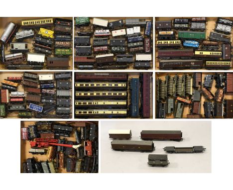 Hornby/Triang/Airfix And Others A CollectionOf Assorted Wagons (generally E-G) (qty)