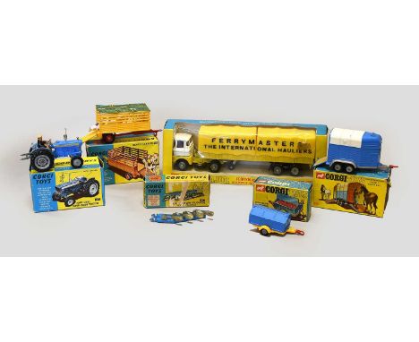 Corgi 1147 Scamell Ferrymaster Articulated Lorry 58 Beast carrier, 112 Rice horse box, 67 Ford 5000 tractor, 109 Workman trai