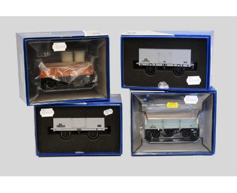 Dapol O Gauge Wagons 5-plank BR bauxite, 5-plank BR grey, 8-plank open and 5-plank open (all E boxes E) (4)