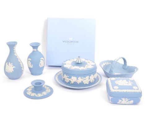 A collection of vintage 20th century Wedgwood Jasperware pottery ceramic items. To include small handled, basket, lidded pot,