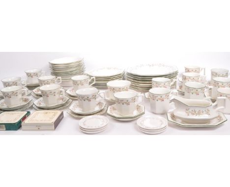 A 20th century Johnston Brothers 'Eternal Bow' part tea and dinner service to include dinner plates, dessert plates, side pla