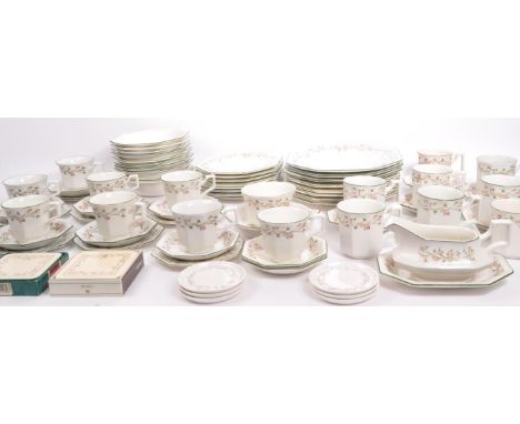 A 20th century Johnston Brothers 'Eternal Bow' part tea and dinner service to include dinner plates, dessert plates, side pla