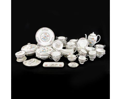 Wedgwood Kutain Crane pattern part tea and dinner service, including eight dinner plates, two covered dishes, saucer boat and