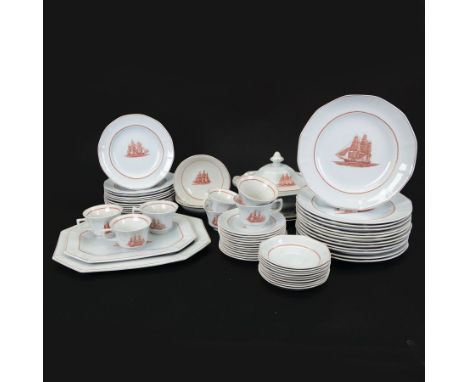 Wedgwood Flying Cloud Georgetown collection tea and dinner wares, including tureen, seven teacups, ten saucers, twelve side p