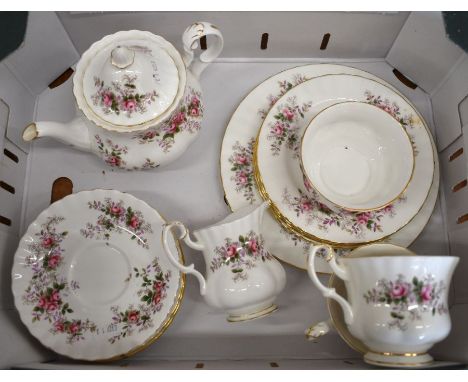 A Royal Albert bone china 'Lavendar Rose' part tea service (15 pieces)