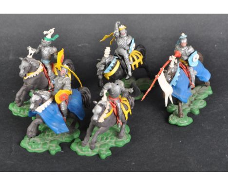 A collection of x5 vintage Britain's ' Swoppet ' 15th War of the Roses Medieval Knights. Horse mounted model plastic figures,