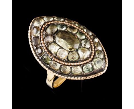 A ringGold, 18th century Oblong shaped set with various cuts chrysolites Unmarked in compliance with Decree-Law 120/2017, art